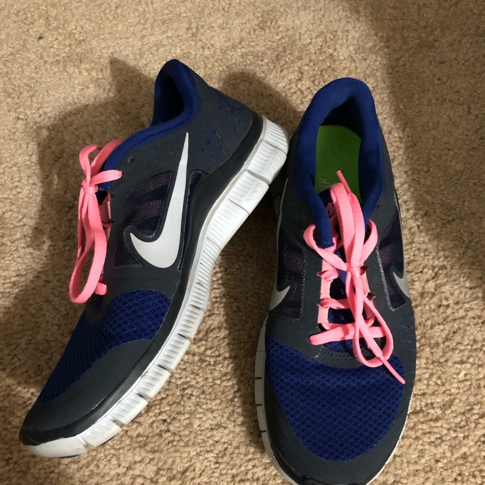 CLOSET CLEANOUT SALE! Nike Free Run 3